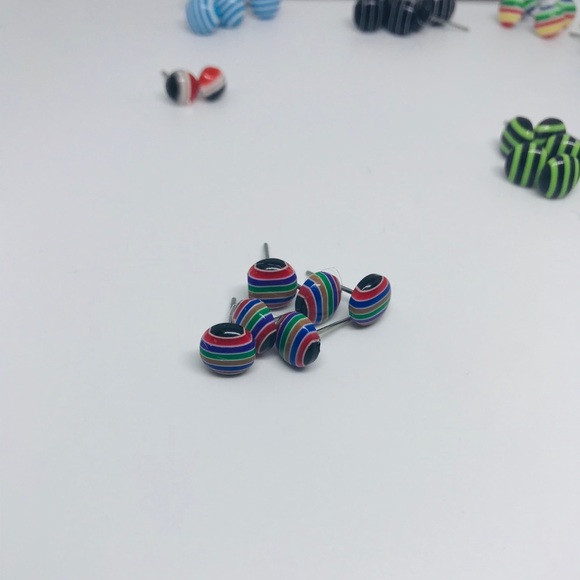 Black Multi Stripe Minimalist Stud Earrings - Picture 12 of 12